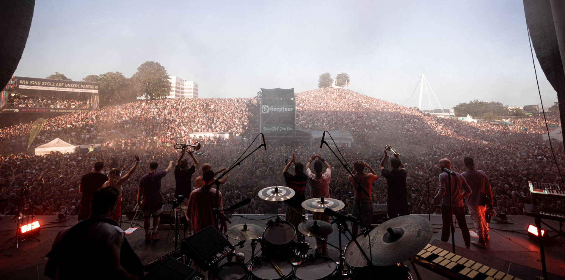Line up für DAS FEST 2026 steht fest: Zartmann, Max Herre & Joy Denalane erklimmen mit Nico Santos und den Beatsteaks den Mount Klotz 