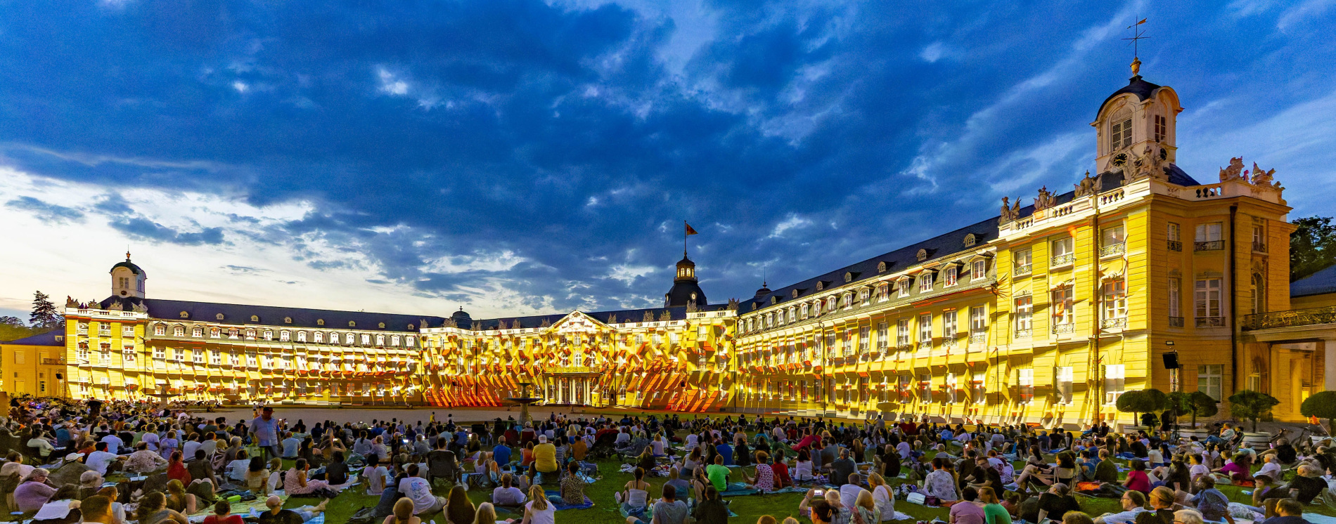 SCHLOSSLICHTSPIELE Karlsruhe Light Festival 2026: 300.000 genießen den Karlsruher Medienkunstsommer